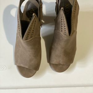 Xoxo pep toe heeled booties